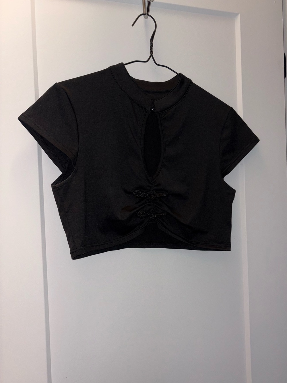 ROMWE Black Short Sleeve Crop Top Asian
